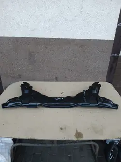 Soporte de Viga Delantera Suzuki Liana OEM - Excelente Estado