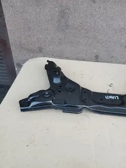 Suzuki Liana Vorderer Trägerhalter OEM - Hervorragender Zustand