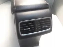 Honda CR-V konsolin käsinoja OEM 32104T1EE303