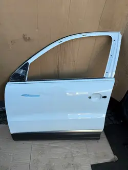 Vänster framsida dörr VW Tiguan I