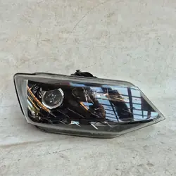 SKODA FABIA III 6V FAROL DIREITO DIANTEIRO LENTE 6V1941016A