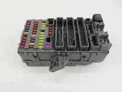 Sulakelaatikko OEM 38200SWAE611M1 Honda CR-V III:lle