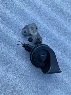 Soporte de Bocina VW Caddy OEM 2K5951181