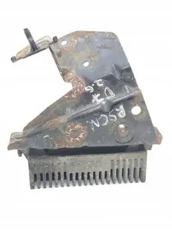 Relais de ventilateur radiateur OEM 82005536021 Renault