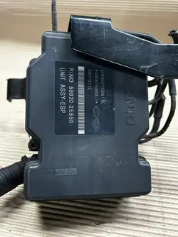 Pompe ABS OEM 58920-2E550 pour Kia Sportage II
