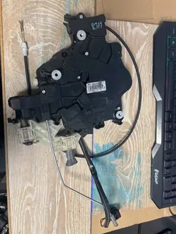 Volkswagen Caddy 2012 Linke Schiebetürschloss OEM 2K5843653