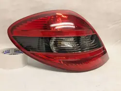 Lámpara trasera izquierda Mercedes SLK R171 A1718200564