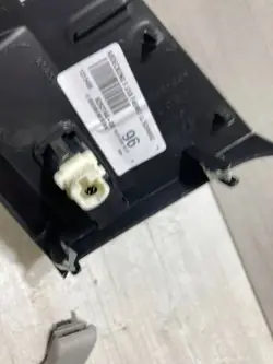 BMW USB-pistorasia OEM 6820397 - Käytetty