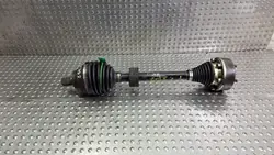 S26372035 Vänster kort framaxel för VW Golf VII