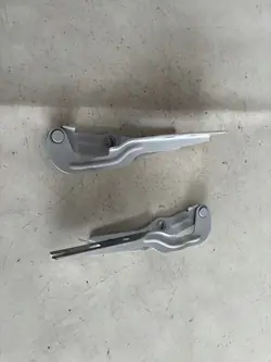 Bisagra de capó izquierda VW Golf 7 5G0823301B