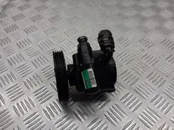 Dacia stuurbekrachtigingspomp OEM 8200886459 Gebruikt