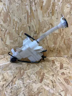 Réservoir Pompe Lave-glace OEM 060851-438 Toyota RAV4