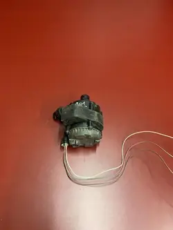 Pompe à eau BMW X3 G01 2019 11518663248