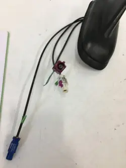 VW TIGUAN I kattoantenni OEM 1K0035501F Käytetty