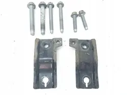OEM AUST122347 Etutelineen kiinnityspultit