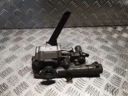 Pompe à huile Mercedes-Benz OEM 2701800701 - Occasion