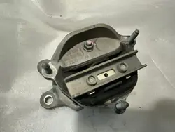 Audi OE 8K0399115S Vaihteiston kiinnitystuki