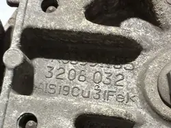 Suporte de caixa Audi OE 8K0399115S