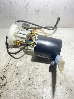 Pompe à carburant Volvo V70 OEM 31274815 - Occasion