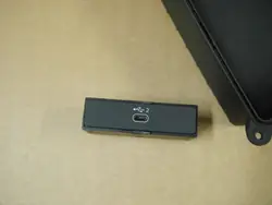 Audi USB-pistorasia OEM 8W0035708A A4 A5 8W:lle