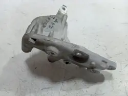 Ford Kuga MK3 Vesipumpun Kiinnike OEM LX6E-8D611-AA