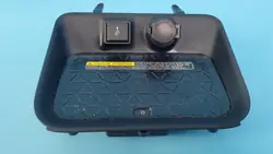 Toyota OEM 861C0-42020 Carregador Indução & Porta USB