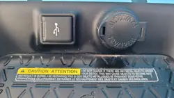 Toyota OEM 861C0-42020 Carregador Indução & Porta USB