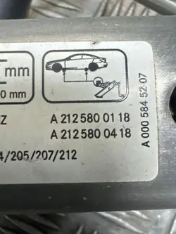 Begagnad Mercedes-Benz C-klass domkraft OEM A2125800118