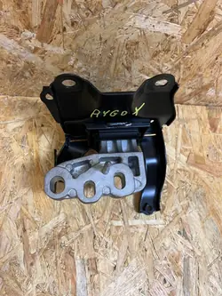 Moottorin Kiinnike Toyota Aygo X 2022- 1.0 Bensiini