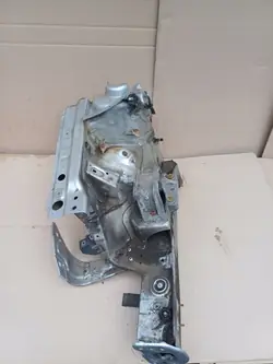 Rechter Längsträger OEM PODŁUŻNICA PRAWA VW PASSAT B7 LA7W