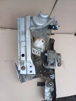 Pitkittäispalkki oikea VW Passat B7