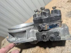 Polttoainejakaja Audi 200 C2 KH 2.2 035133353AG
