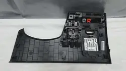 Rattstolpskonsolskydd OEM 689214388R för Dacia Jogger