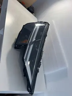Audi Q8 2021 Lampe Avant