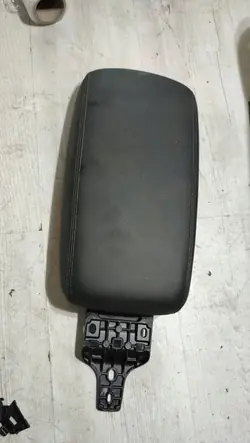 Konsolin käsinoja Alfa Romeo Stelvio OEM 6HRF