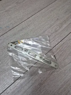 Teppichhalter Ferrari 812 OEM 84558600 - Gebraucht