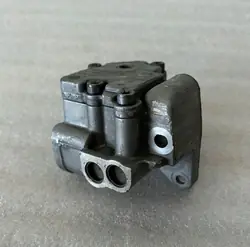 Pompe à huile d'occasion OEM 03L115105F VW Audi 2.0 TDI