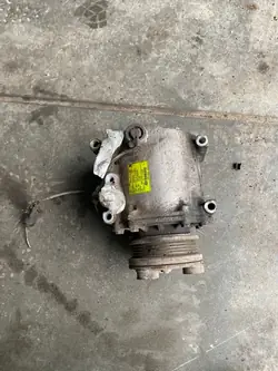 Compresseur de Climatisation Mitsubishi Lancer VII 1.6 MR460436