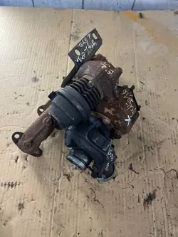 Turbo OEM 068145704d för VW Golf Passat 1.6 TD