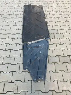 Mercedes GLA W156 Vänster Underredsskydd A2466840100