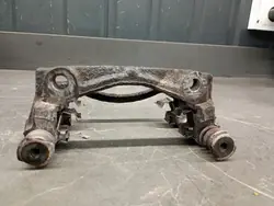 Linker voorste remklauwbeugel Peugeot 107 Citroen C1 0.9 2008