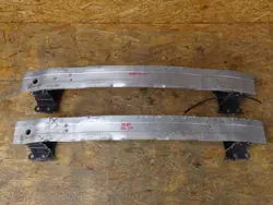 AUDI A3 8P Etupuskuri Vahvistus 8P0807113B