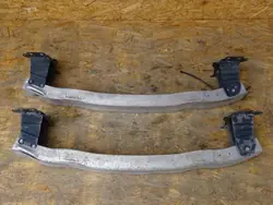 AUDI A3 8P Renforcement de Pare-chocs Avant 8P0807113B