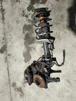 Amortecedor McPherson esquerdo Peugeot 308 T9 2.0 Blue HDi