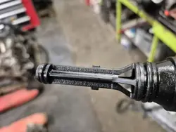 Öljysuodattimen mutteri OEM A6111800210 Mercedes Sprinter