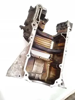 Carter d'huile Toyota Avensis OEM 610020 - Occasion