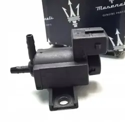 Válvula de vácuo Maserati OEM 670002843 - Usada