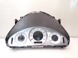 Mercedes W211 Mittaristo OEM 2114407711 - Käytetty