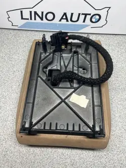 Käsinoja BMW E39 OEM 8213865 puhelintelineellä
