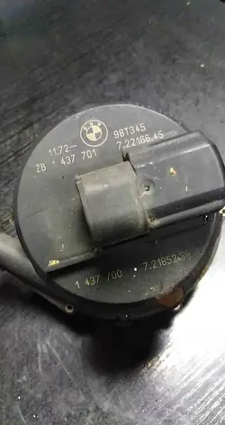BMW Toissijainen Ilmapumppu OEM 1437701 E38 M52 2.8